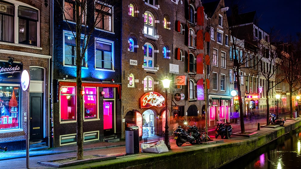 Нічна вулиця Амстердама